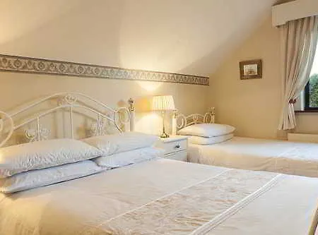 Crossriver Bed & Breakfast 3*